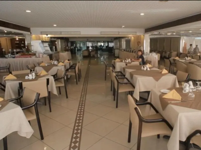 Sharjah Carlton Hotel 4*,